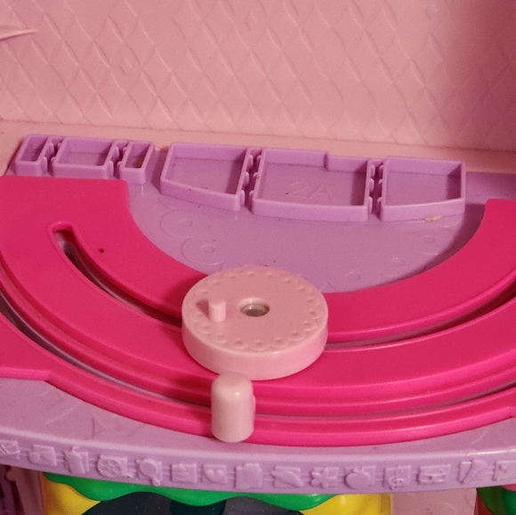 Shopkins Shopville Super Mall Playset with Huge Lot of Accessories - Picture 14 of 16